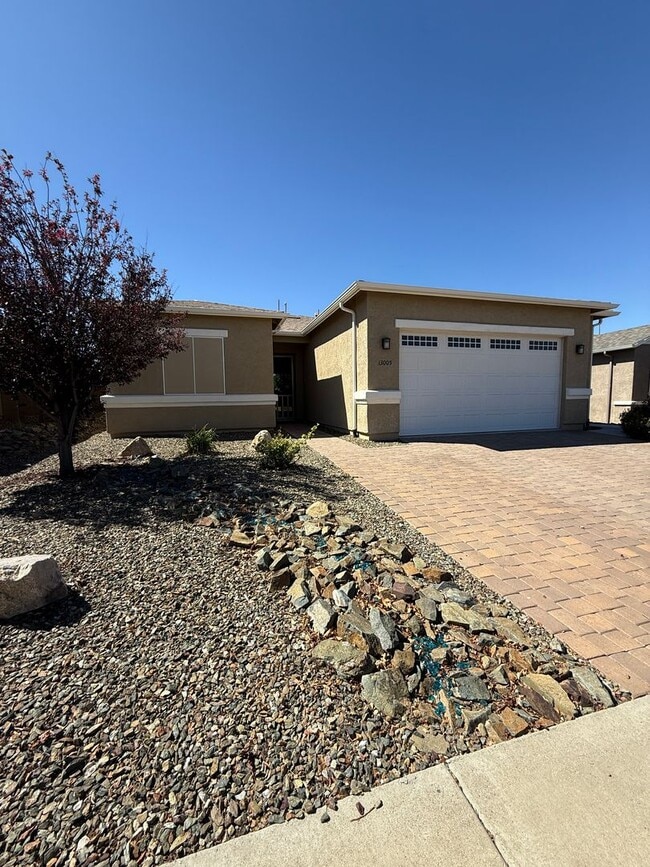Building Photo - Two Bedroom + Office in Quailwood