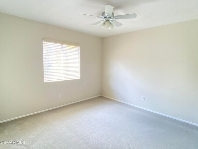 Building Photo - 559 Yarrow Dr
