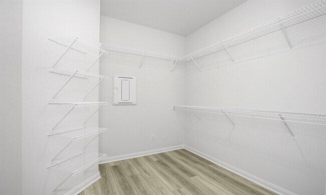 Building Photo - 446 Amberwood Pk Dr