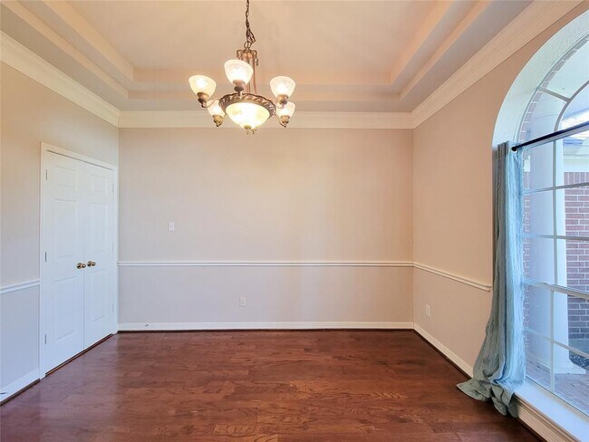 Building Photo - 3218 Vanity Dr