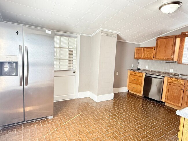 Building Photo - 1023 Thomas V Bryant Dr