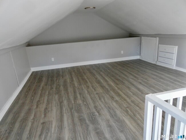 Building Photo - 830 Main St