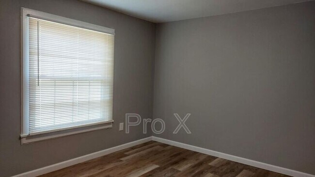 Building Photo - 510 E Washington St