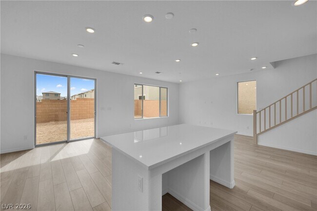 Building Photo - 5925 Obsidian Sky Ave