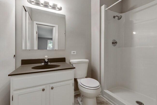 Building Photo - 1444 Stonebridge Cir