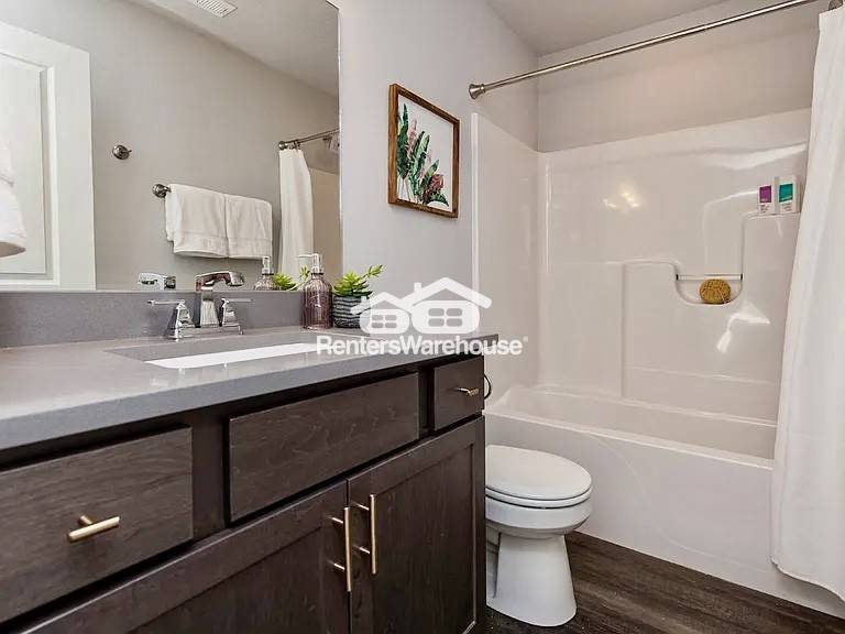 Building Photo - 3622 NE Kara Ln