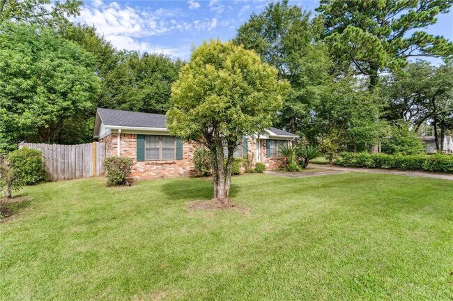 Building Photo - 504 Farnell Ln