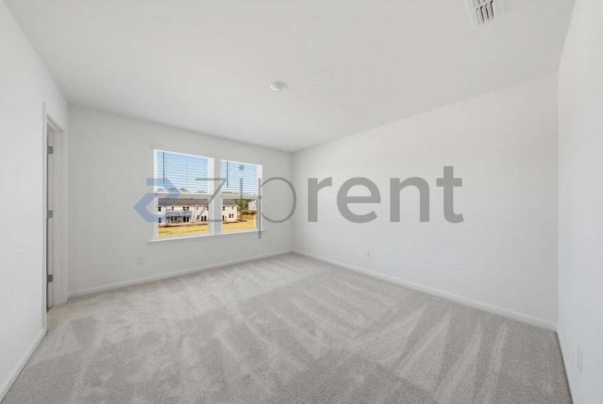 Building Photo - Unit
