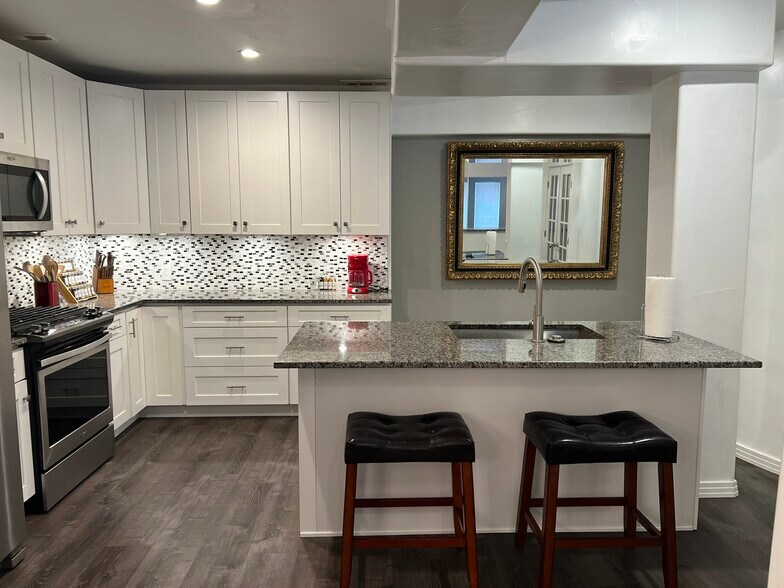 Building Photo - 192 October Pl