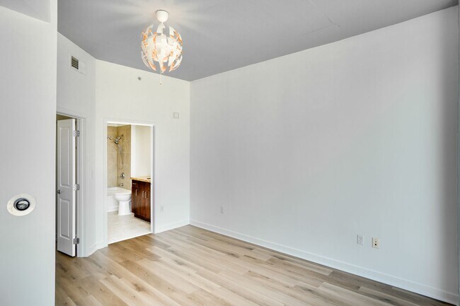 Building Photo - 155 S Court Ave