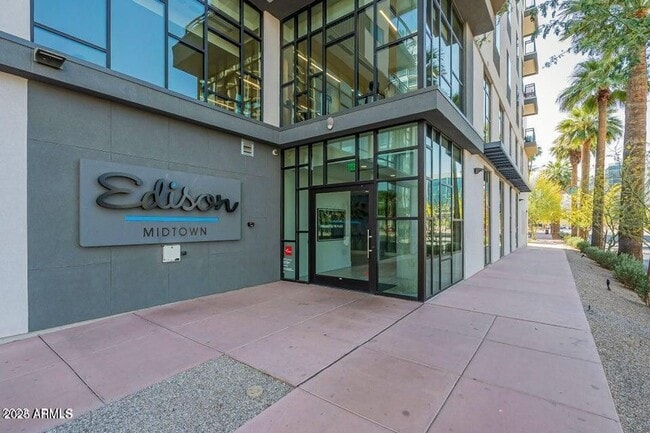 Resort Living in Midtown!! Pool, Dog walk... - Resort Living in Midtown!!  Pool, Dog walk...
