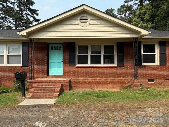 Building Photo - 1508 Woodhill Ln