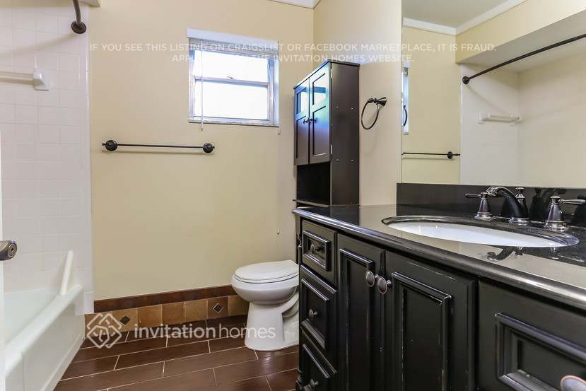 Building Photo - 12758 Guilford Cir