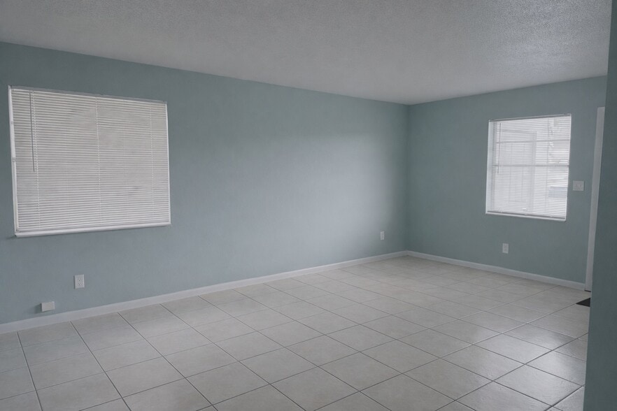 Building Photo - 3701 SW 59th Terrace