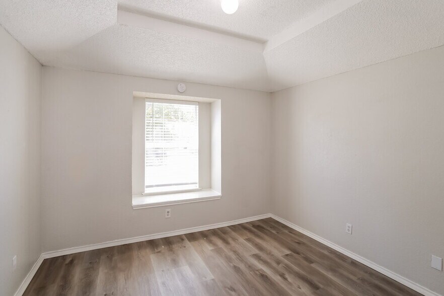 Building Photo - 58 Robins Nest Dr