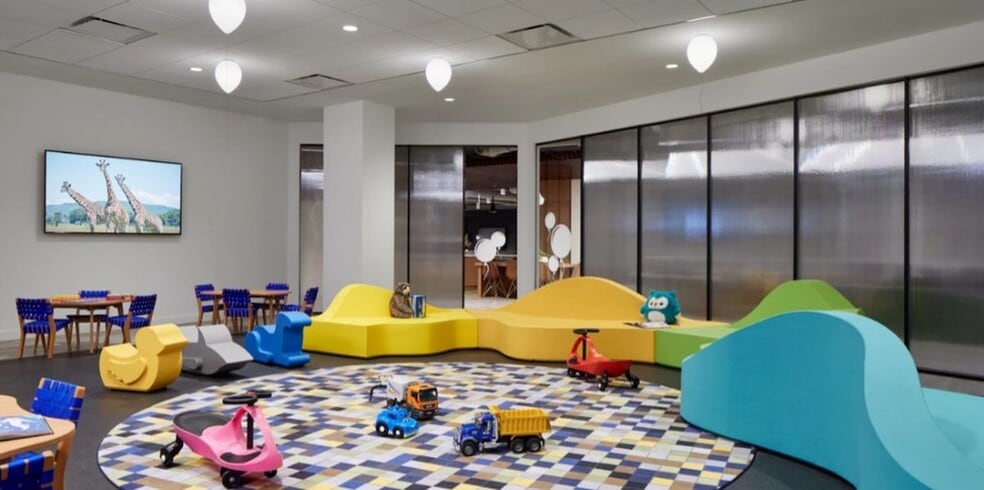 Building Photo - 455 E Waterside Dr