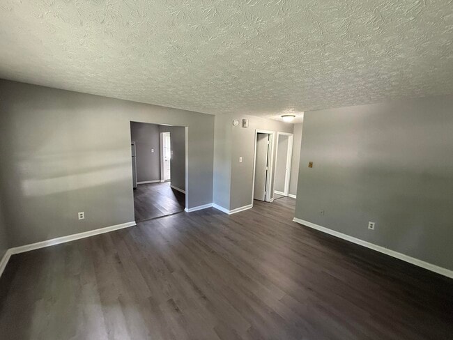 Building Photo - 327 Garden Park Dr