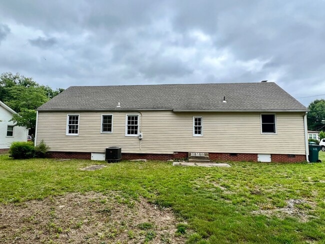 Building Photo - 2517 Williams St