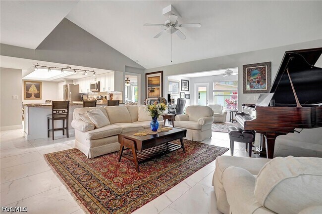 Building Photo - 787 Overiver Dr