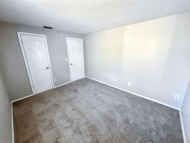 Building Photo - 2839 Kiowa Ave