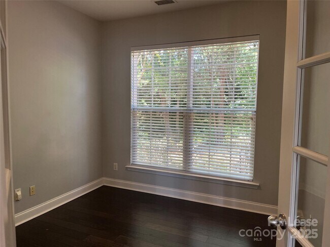 Building Photo - 8601 Fieldcroft Dr