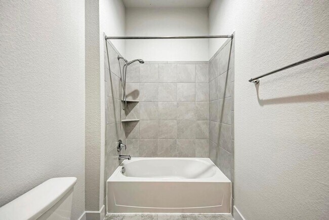 Building Photo - 1104 Almeria Bend