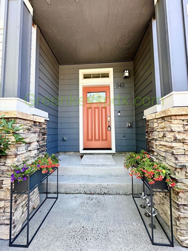 Building Photo - Secure and Beautiful 3-Bedroom 2.5-Bathroo...