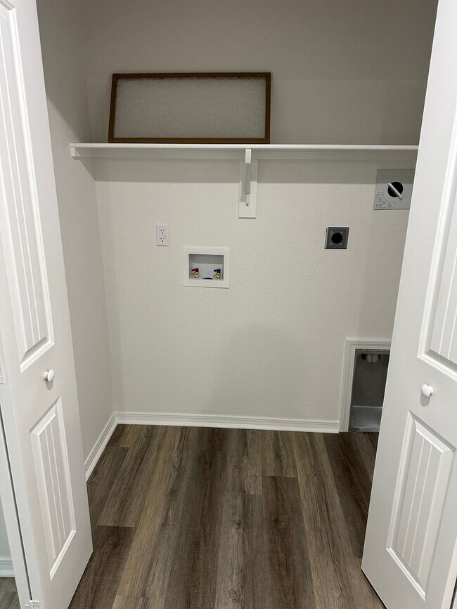 Building Photo - *Pre-leasing* NEW Three Bedroom | Two Bath...