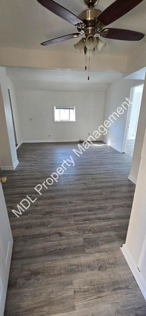 Building Photo - 511 S Monroe St