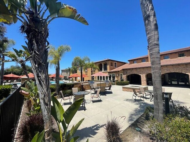 Building Photo - 10678 Village Haven Trail