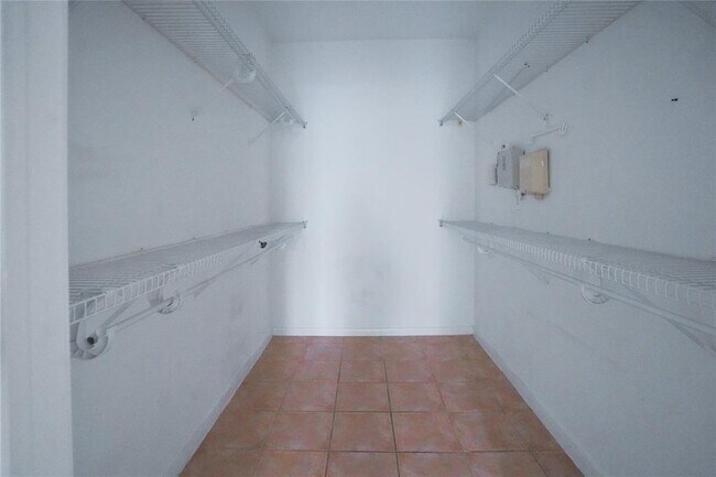 Building Photo - 1330 Old Spanish Trl