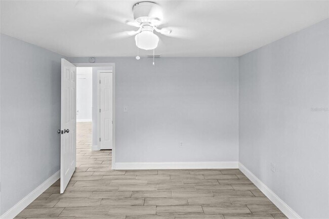 Building Photo - 13916 Sommers Ave
