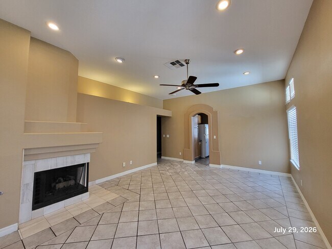Building Photo - 9436 Summer Rain Dr
