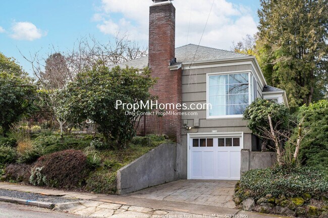 Building Photo - Timeless Updated Home in South Burlingame!...