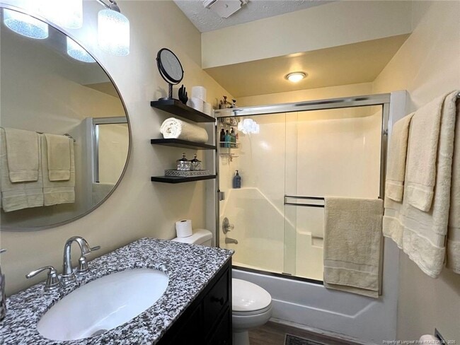 Building Photo - 940 Linden Rd