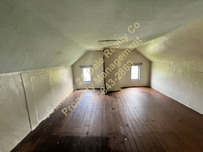 Building Photo - 1350 Craley Rd