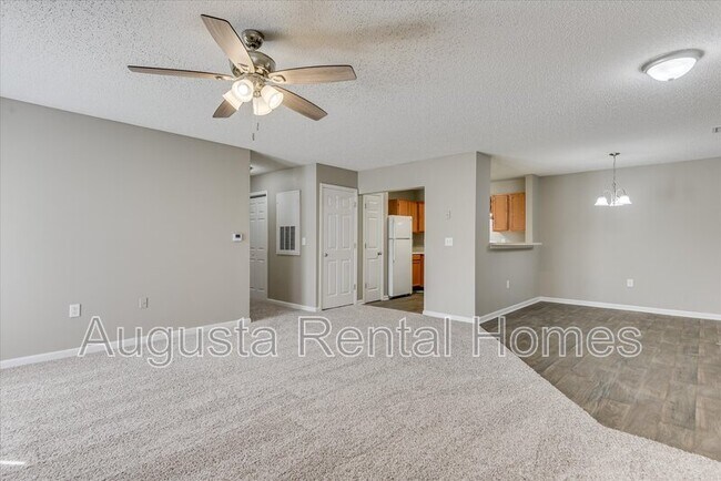 Building Photo - 320 Peachtree St