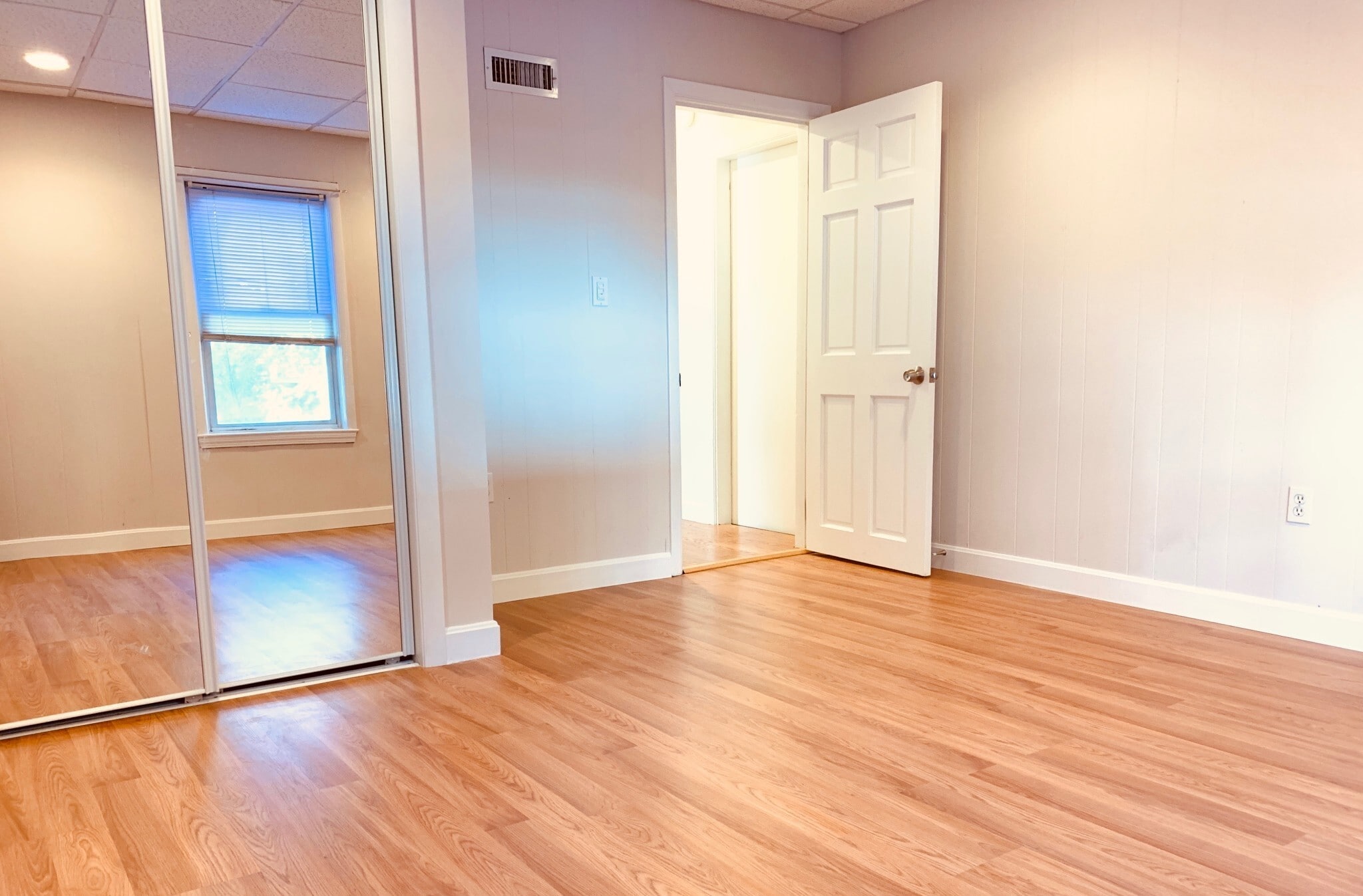 Building Photo - 105 Buttonwood St