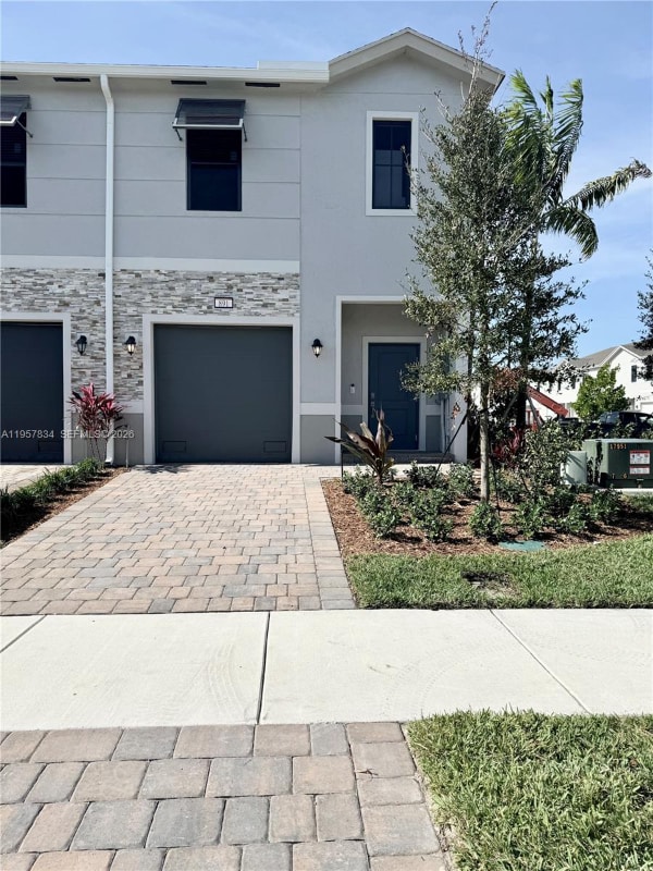 Building Photo - 891 NW 3rd St