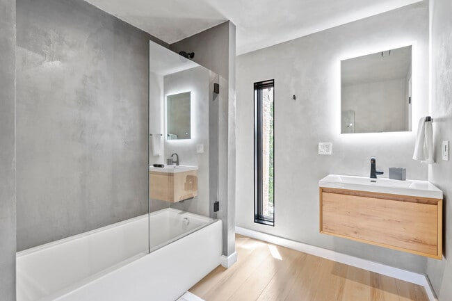 Building Photo - 4037 Penn Ave