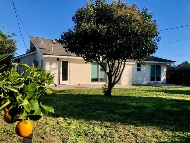 Building Photo - Remodeled Santa Barbara Shores Home in Prime Coastal Location