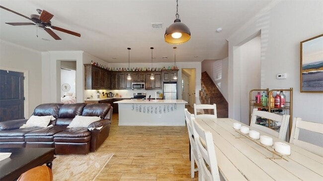 Building Photo - 105 Luther St