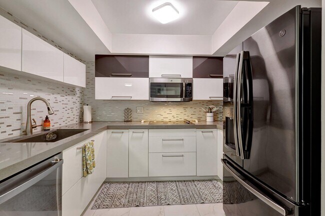 Building Photo - 4310 Village D Dr
