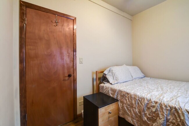 Building Photo - 4451 N Tripp Ave