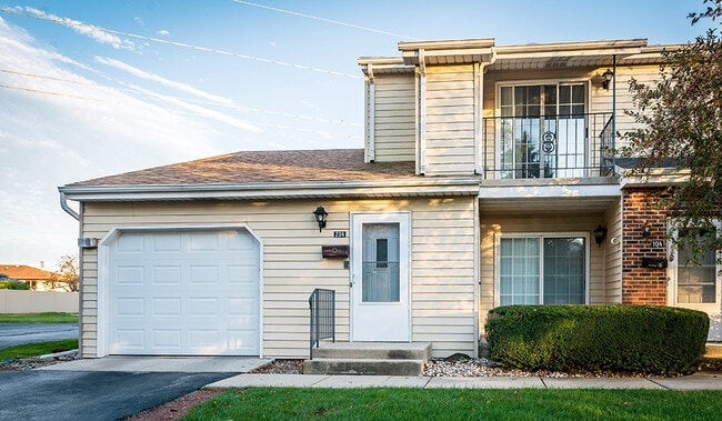 Building Photo - 6920 Mariner Dr