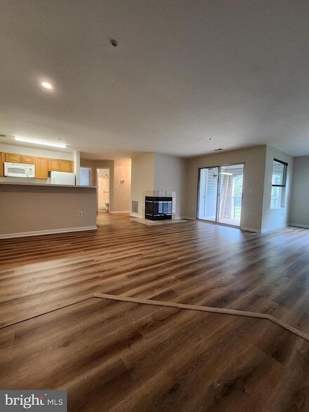 Building Photo - 10 Greystone Ct