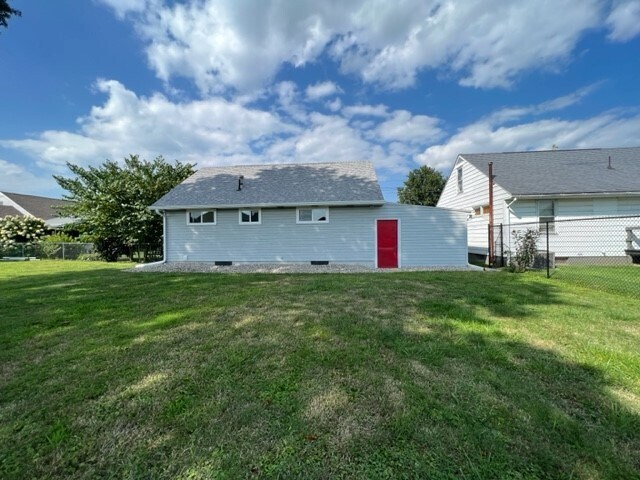 Building Photo - 308 40th St