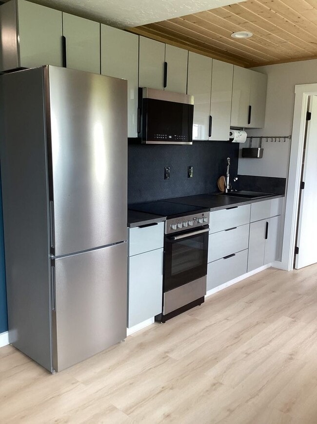 Building Photo - OWN949