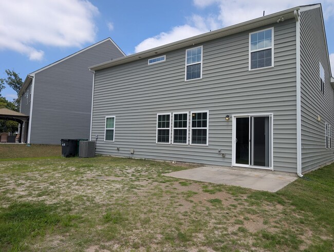 Building Photo - Move-in ready Ranch Style Home Located in ...