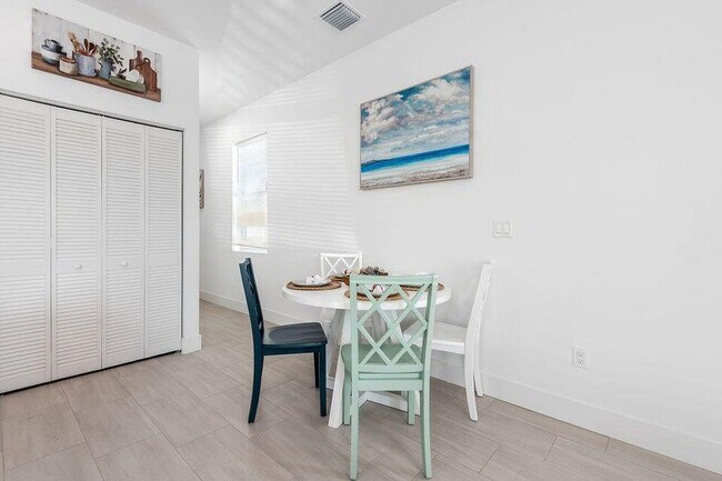 Building Photo - 3691 Saginaw Ave